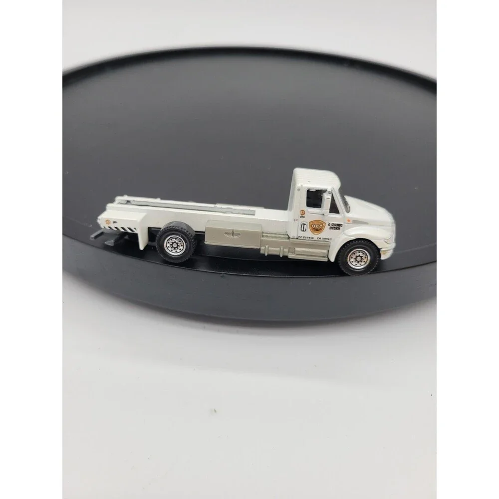 2008 Matchbox Working Rigs International Durastar 4400 Flatbed Transporter